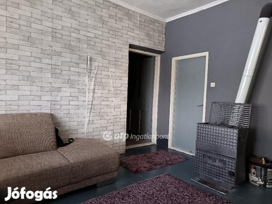 Eladó 80 nm-es ház Hajdúszovát