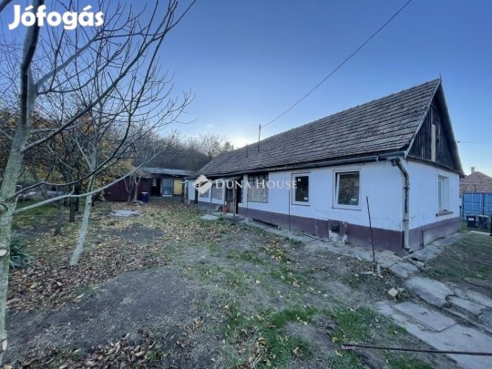 Eladó 80 nm-es ház Káva