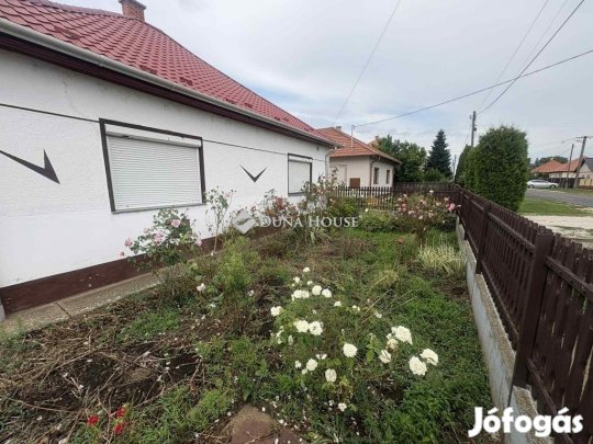 Eladó 80 nm-es ház Nagyhegyes