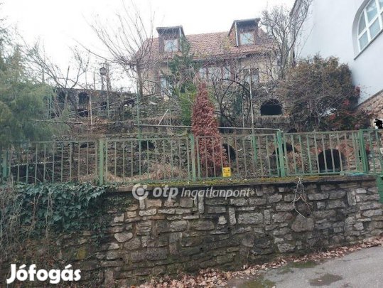 Eladó 80 nm-es ház Pécs