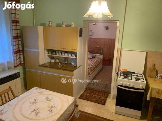 Eladó 80 nm-es ház Pétervására