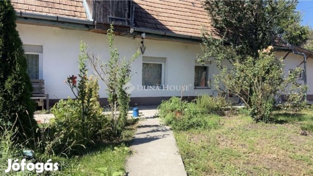 Eladó 80 nm-es ház Piliscsév