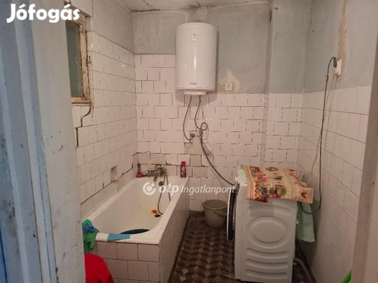 Eladó 80 nm-es ház Siklós