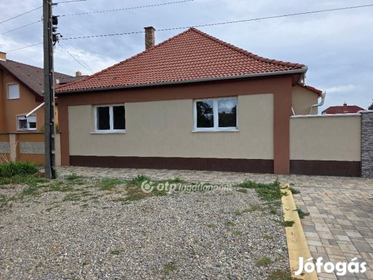 Eladó 80 nm-es lakás Berettyóújfalu