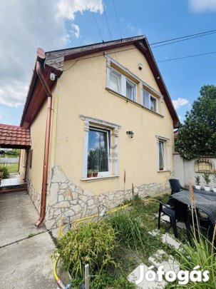 Eladó 80 nm-es lakás Cegléd