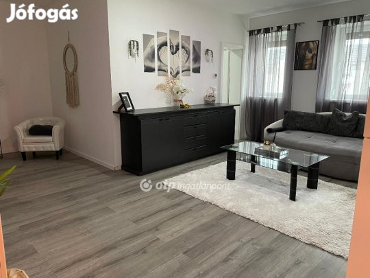 Eladó 80 nm-es lakás Fertőszentmiklós
