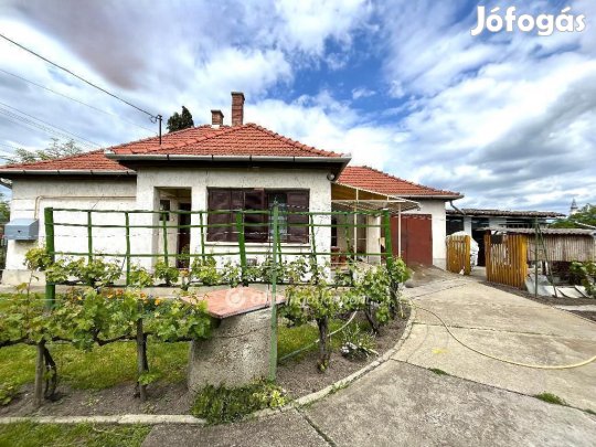 Eladó 81 nm-es ház Pásztó