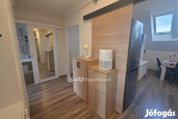 Eladó 81 nm-es lakás Debrecen