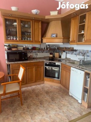 Eladó 82 nm-es Felújított tégla lakás Budapest VII. kerület