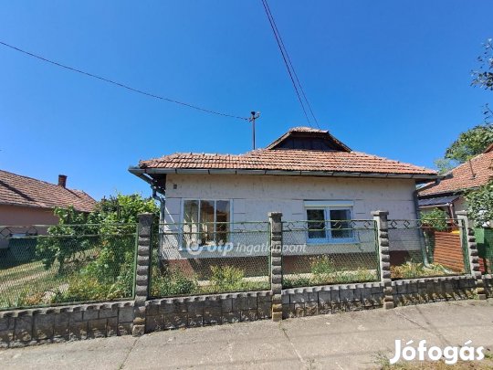 Eladó 82 nm-es ház Füzesgyarmat