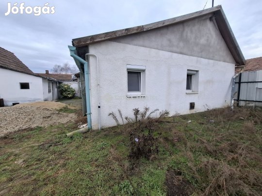 Eladó 82 nm-es ház Kiskunfélegyháza