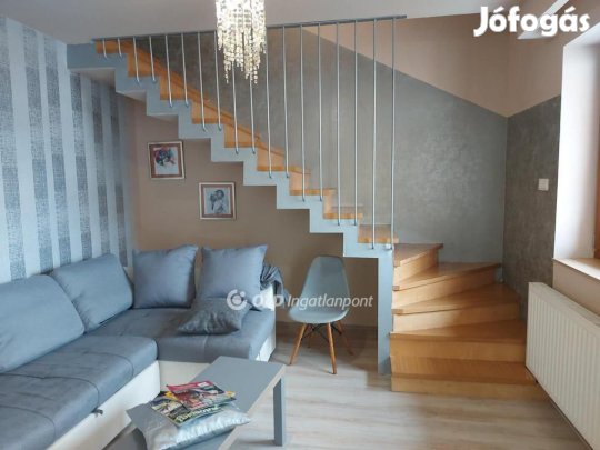 Eladó 82 nm-es lakás Pécs