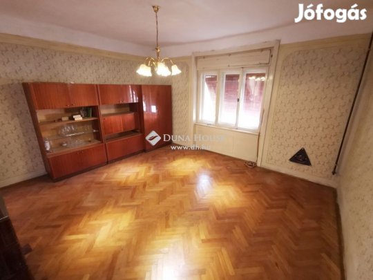 Eladó 83 nm-es ház Csépa