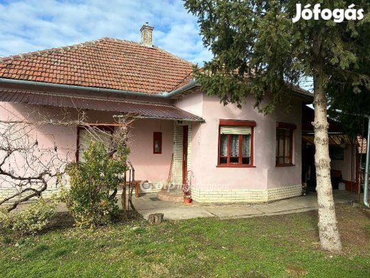 Eladó 83 nm-es ház Sarkad