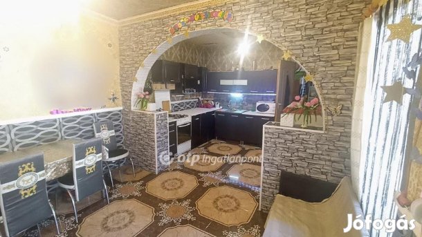 Eladó 83 nm-es ház Valkó