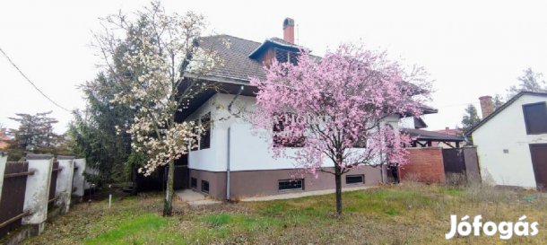 Eladó 848 nm-es ház Kecskemét