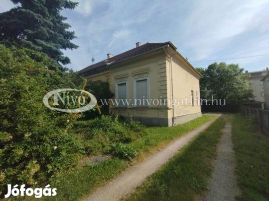 Eladó 84 nm-es Ikerház Veszprém