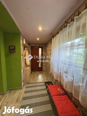 Eladó 84 nm-es lakás Pécs