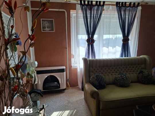 Eladó 85 nm-es Családi ház Pölöske