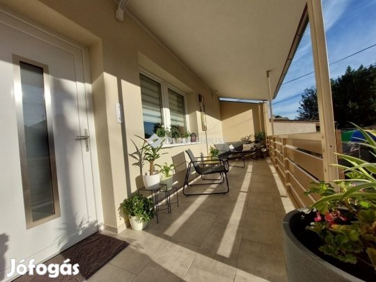 Eladó 85 nm-es ház Baja