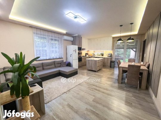 Eladó 85 nm-es ház Győr