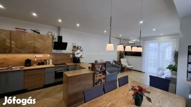 Eladó 85 nm-es ház Ócsa