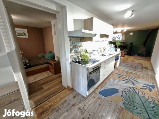 Eladó 85 nm-es ház Pécs