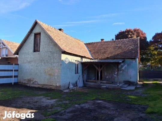 Eladó 85 nm-es ház Siófok