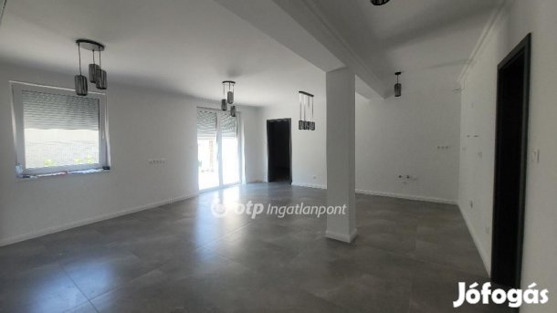Eladó 85 nm-es lakás Jászberény