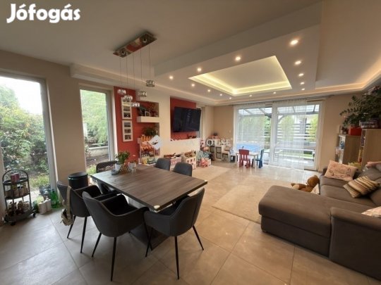 Eladó 85 nm-es lakás Nagytarcsa