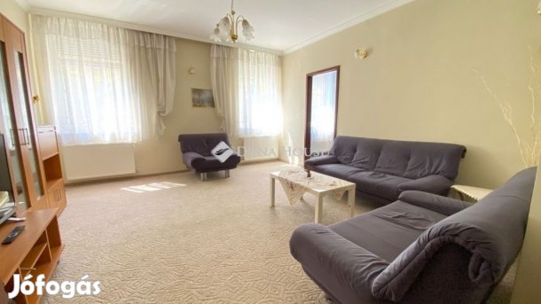 Eladó 85 nm-es lakás Székesfehérvár