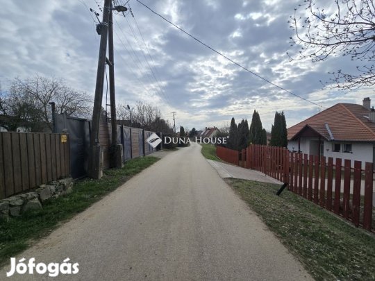 Eladó 863 nm-es telek Gyód