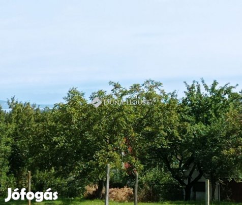 Eladó 868 nm-es telek Balatonföldvár