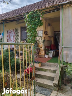 Eladó 86 nm-es Felújítandó Családi ház Nemesapáti