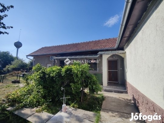 Eladó 86 nm-es ház Úri