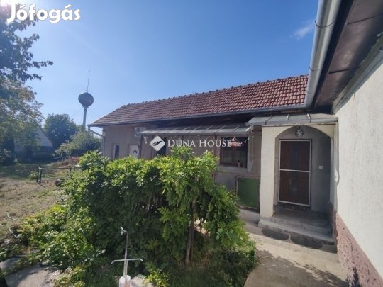 Eladó 86 nm-es ház Úri