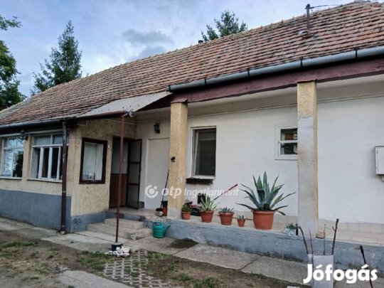 Eladó 87 nm-es ház Apc