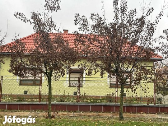 Eladó 87 nm-es ház Cserkeszőlő