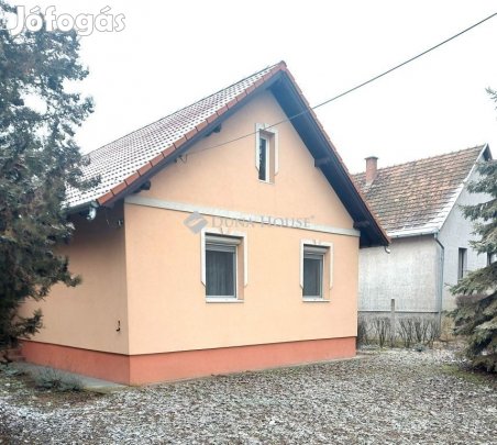 Eladó 87 nm-es ház Kecskemét