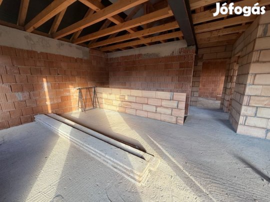 Eladó 88 m2-es lakás Érden!!