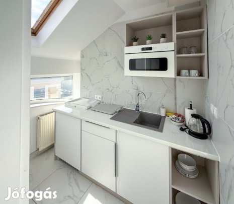 Eladó 88 nm-es lakás Pécs