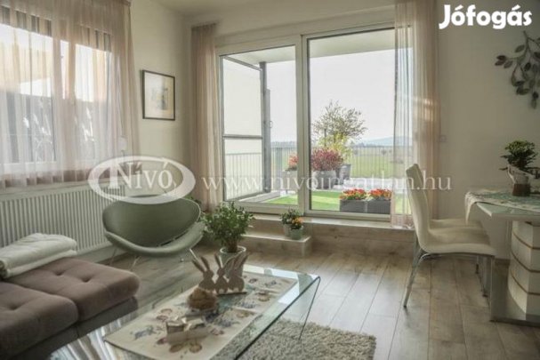 Eladó 88 nm-es tégla lakás Veszprém