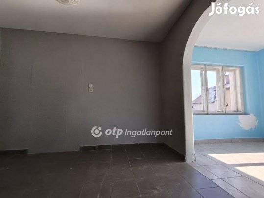 Eladó 89 nm-es ház Gyöngyösoroszi