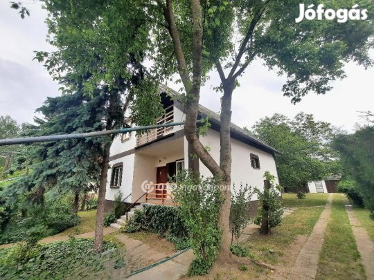 Eladó 89 nm-es ház Szolnok