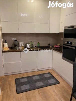 Eladó 89 nm-es lakás Debrecen
