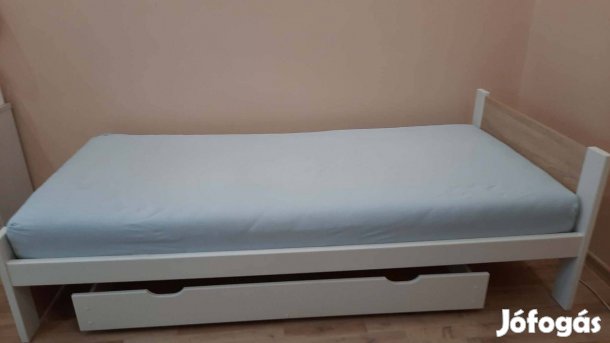 Eladó 90 X 200 cm-es ágy, matraccal