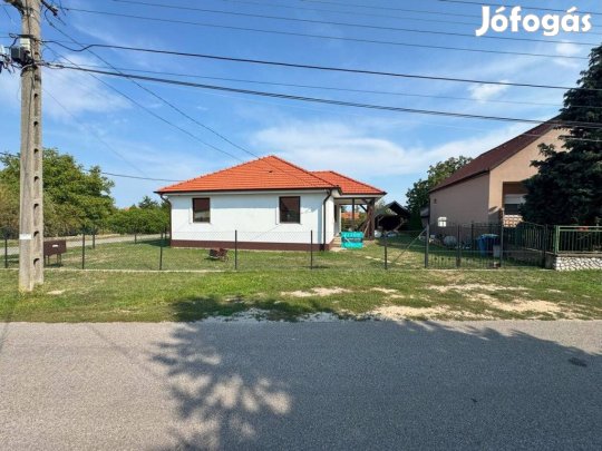 Eladó 90 nm-es Felújított Családi ház Mezőnyárád