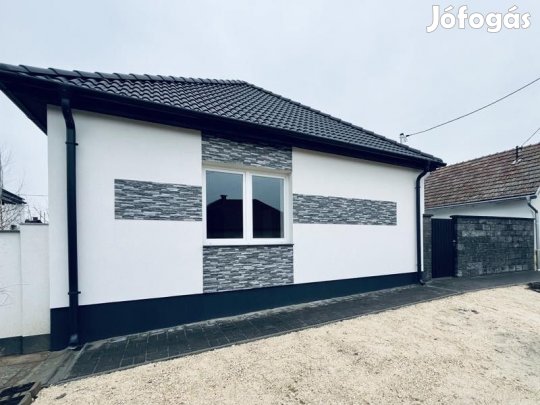 Eladó 90 nm-es Felújított Családi ház Nagykáta