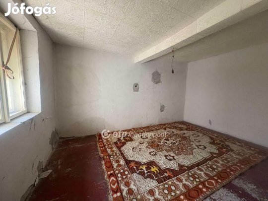 Eladó 90 nm-es ház Fegyvernek