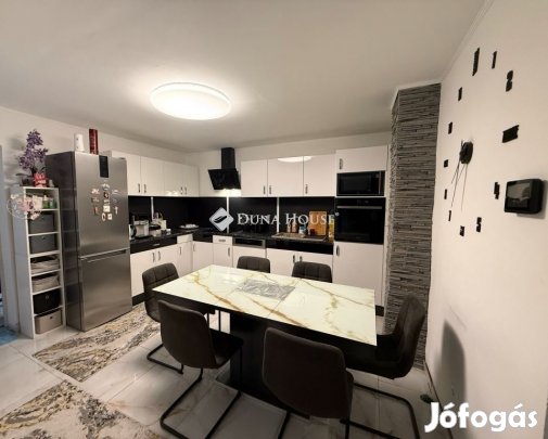 Eladó 90 nm-es ház Füle